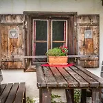 Schnaitstadl-alm Selbstversorgerhuette * Krispl